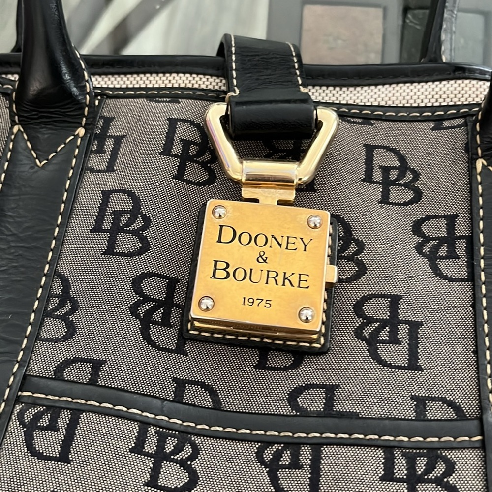 🖤🩶VINTAGE DOONEY & BOURKE PURSE 14Wx9.5L GREY & BLACK GREAT CONDITION! - Picture 3 of 13